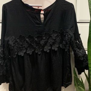 Francesca’s black top